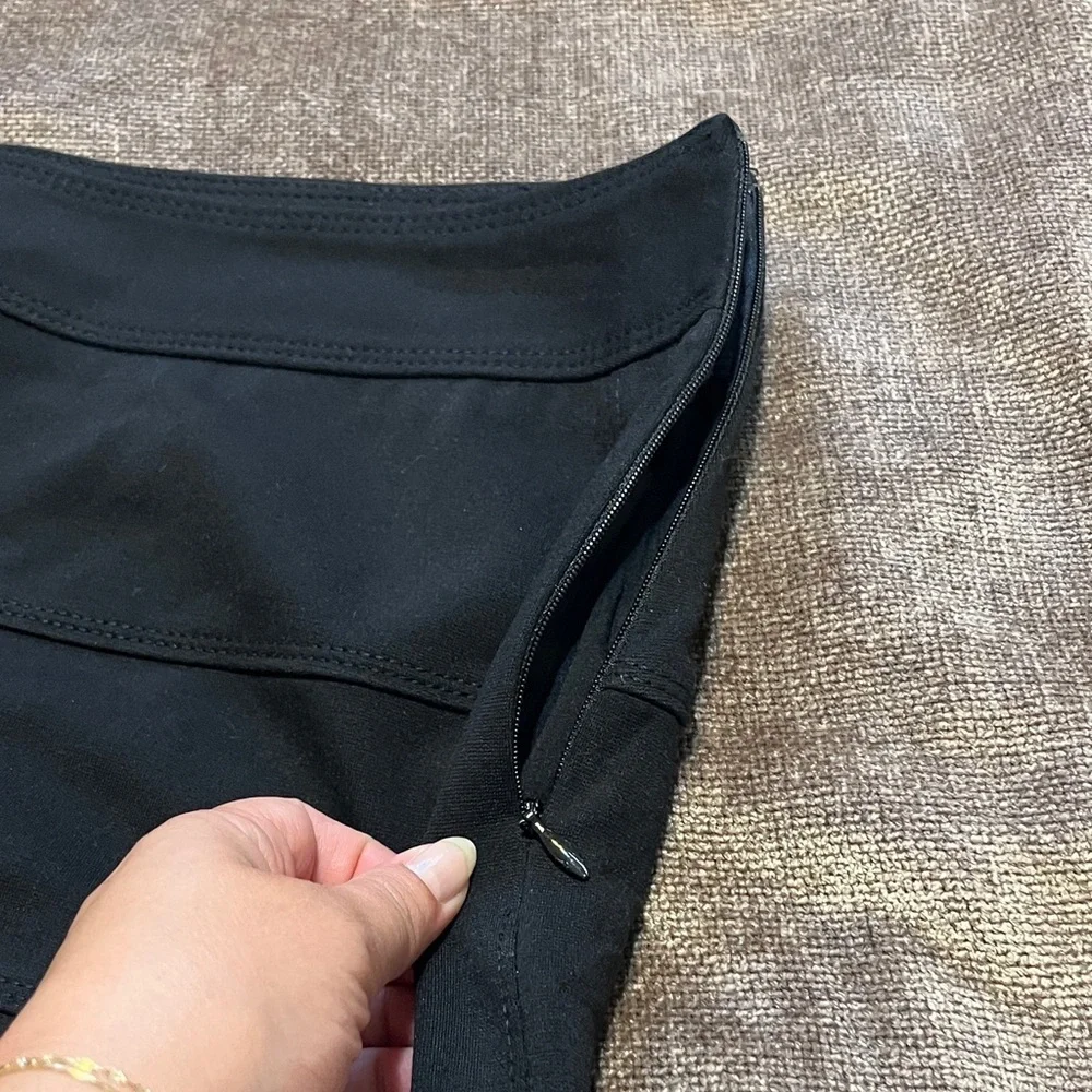 White House Black Market Elegant Black Women's Skirt - Size 4